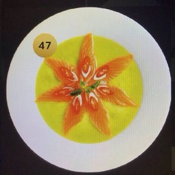 47.แซลมอนแล่บางซอสซีฟู้ด(ลายดาว)