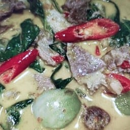 แกงเขียวหวานเนื้อมะเขือเปราะ