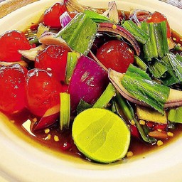 ยำไข่แดงเค็ม