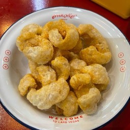 แคปหมูติดมัน