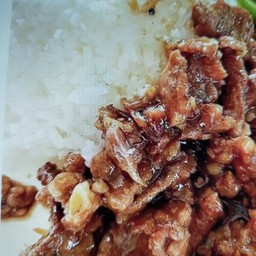 เนื้อผัดเนยราดข้าว