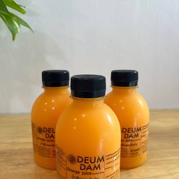 น้ำส้มคั้นแท้พร้อมเนื้อส้ม 220ml