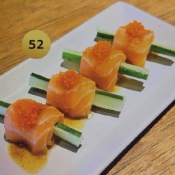 52.แซลมอนพันแตงกวาซอสซีฟู้ด