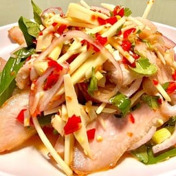 พล่าคอหมูย่าง