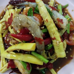 ตำหน่อไม้กุ้งสด