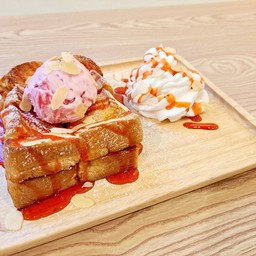 ปังมินิโทสต์ ซอสสตอเบอรี่+ไอติมสตอเบอรี่