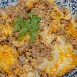 ข้าวไข่ข้นหมูสับ