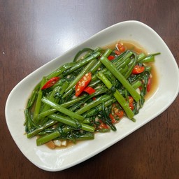 ผักบุ้งไฟแดง