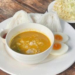 ขนมจีนน้ำยาปู-ไข่ต้ม