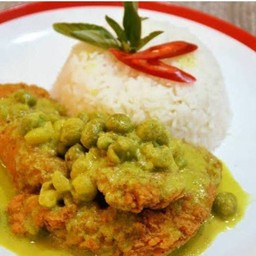 แกงเขียวหวานไก่กรอบ