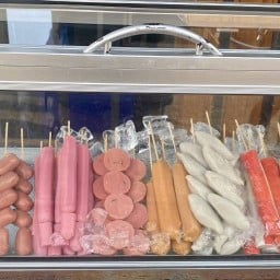 ลูกชิ้นทอด,ร้านน้ององศา