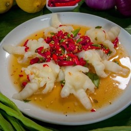 ยำเล็บมือนาง