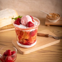 ปังโทสต์ใจบาง(สตรอเบอรี่+ไอศกรีม)