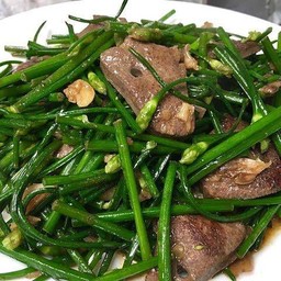 ดอกไม้กวาดผัดตับ