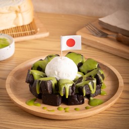 โทสต์โชคุปังชาโคล ใบเตย +ไอศครีมกะทิ