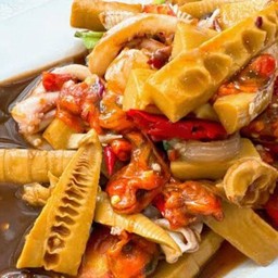 ตำหน่อไม้หอยดอง