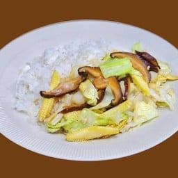J4 ผัดผักรวม ราดข้าว Stir-Fry Mixed Vegtable 