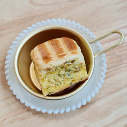 ปังก้อนเนยกระเทียม