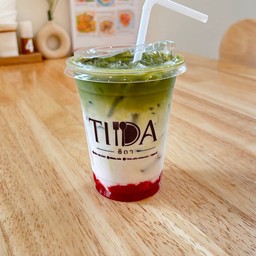 สตอเบอร์รี่นมสดชาเขียว