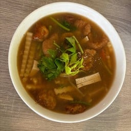 กะเพราะปลาน้ำแดงเจ(ยอดมะพร้าวอ่อน)