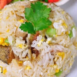 ข้าวผัดปลาสลิด