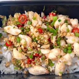 ข้าวราดปูคั่วพริกเกลือ ปู 70 กรัม (ใช้กรรเชียงปูล้วน)