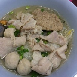 ก๋วยเตี๋ยวหมูน้ำใส