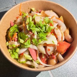 [อร่อยซ่ากับโค้ก] ยำลูกชิ้น +  โค้ก ออริจินัล (ขวด) 
