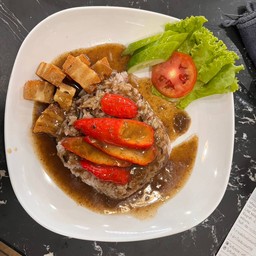 ข้าวหมูแดงหมูกรอบเจ