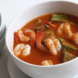 แกงส้มชะอมกุ้ง