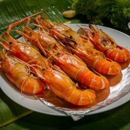 กุ้งเผากลางครึ่งโล