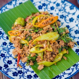 ผัดกะเพราเนื้อ 5 มิติ