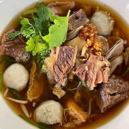 ก๋วยเตี๋ยวเนื้อเปื่อย