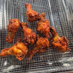 ปีกบนไก่พริกแกง