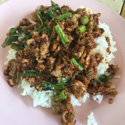 ผัดเนื้อเต้าหู้ยี้ราดข้าว