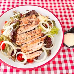 สลัดอกไก่ย่าง