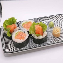 Salmon Sushi Roll