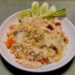 (S)ข้าวผัดไก่ใส่เม็ดมะม่วงหิมพานต์