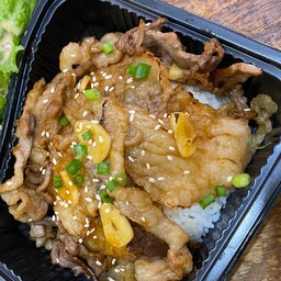 ข้าวหน้าเนื้อย่างญี่ปุ่น - ขนาดปกติ (เลือกเนื้อที่ชอบได้เลยค่ะ) Beef Rice Bowl - Normal size (Choose your beef favorite.)