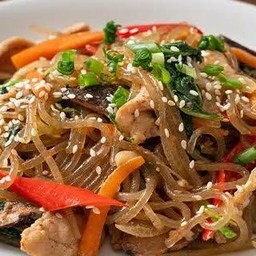 จับเช (ผัดวุ้นเส้นเกาหลี สไตล์ลาบลับลับ)