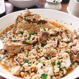 ข้าวกะเพรา เล้งแซ่บ by อาไต๋ เล้งแซ่บ เลียบคลองทวีวัฒนา