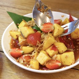 ตำมะม่วงสุก+สตรอเบอร์รี่ สูตรกะปิ