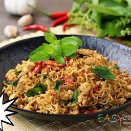มาม่าต้มยำผัดกระเพราไก่