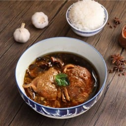 ข้าวไก่อบเห็ดหอม (สะโพก 1ชิ้น)