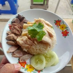 ข้าวมันไก่ต้ม นายวิ