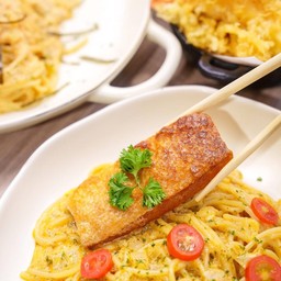 สปาเกตตี้แซลมอนคาโบนาร่า