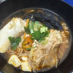 พัมกอรีดูบูรามยอน Soft tofu and pork belly  Ramyoen