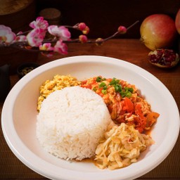 มะเขือเทศผัดไข่ราดข้าว