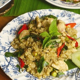 ข้าวผัดอกไก่เขียวหวานแห้ง (เผ็ดนิดๆค่ะ)