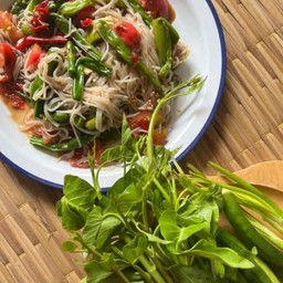 ตำขนมจีนผักลวก